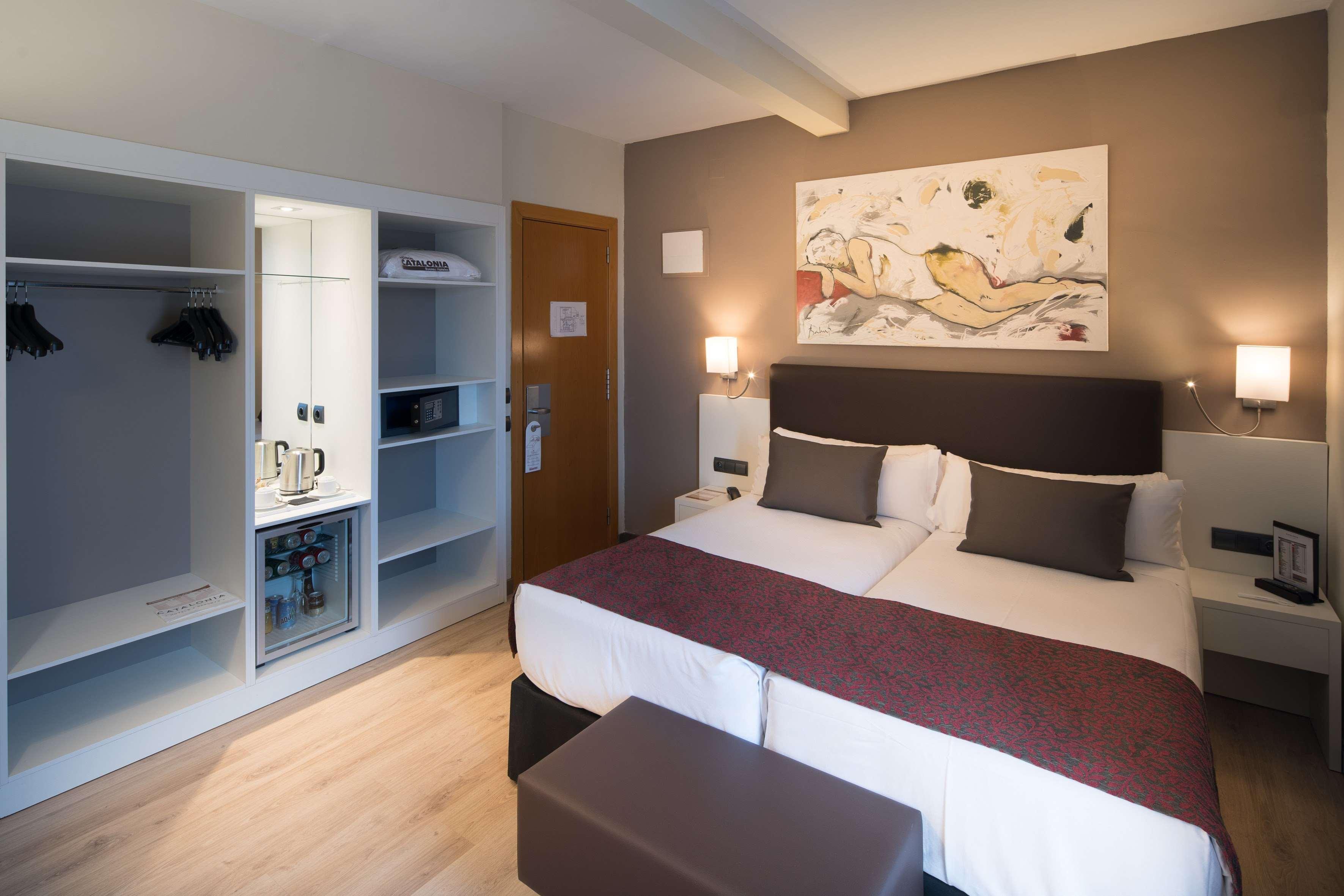 Catalonia Castellnou Hotel Barcelona Eksteriør billede