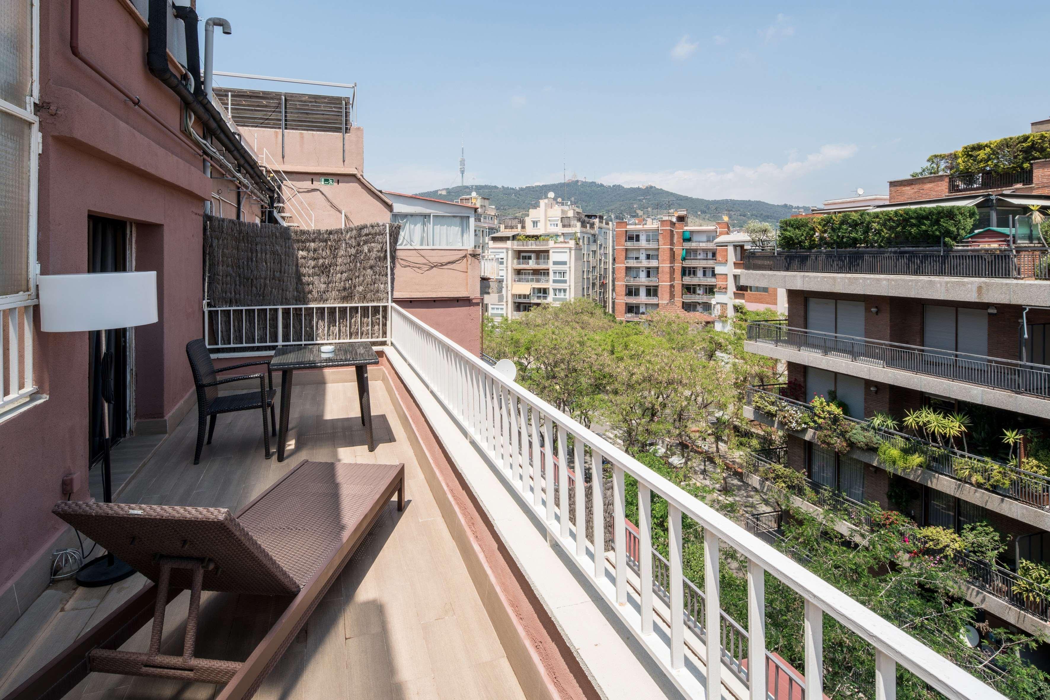 Catalonia Castellnou Hotel Barcelona Eksteriør billede