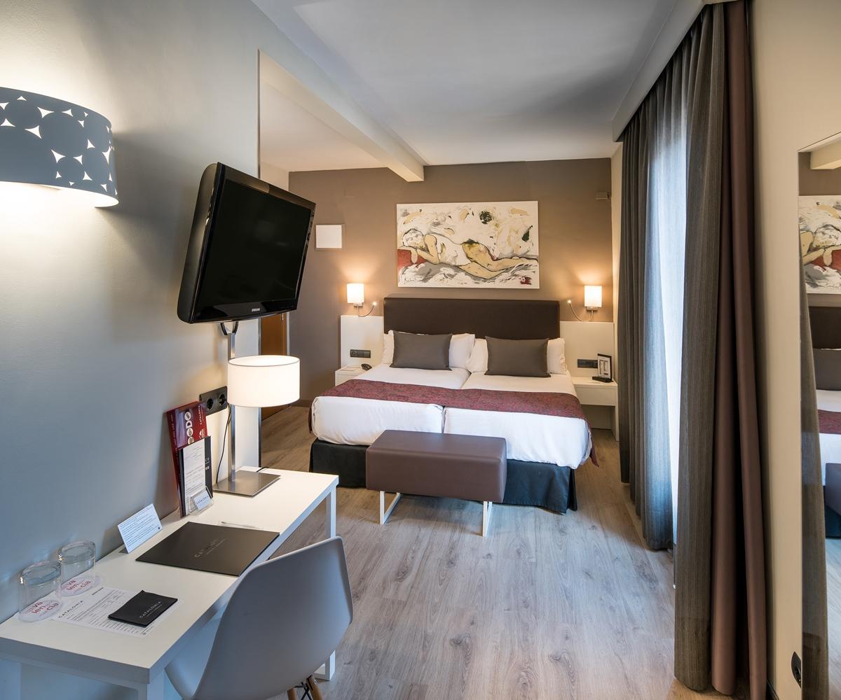 Catalonia Castellnou Hotel Barcelona Eksteriør billede