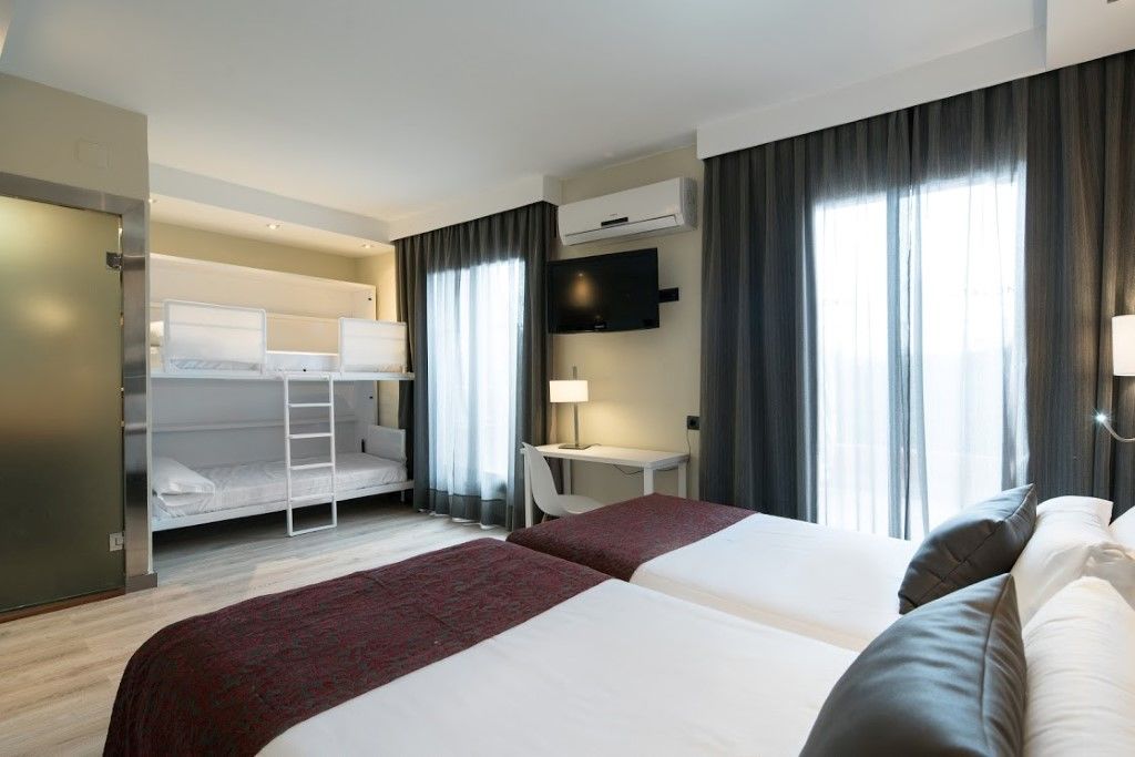 Catalonia Castellnou Hotel Barcelona Eksteriør billede